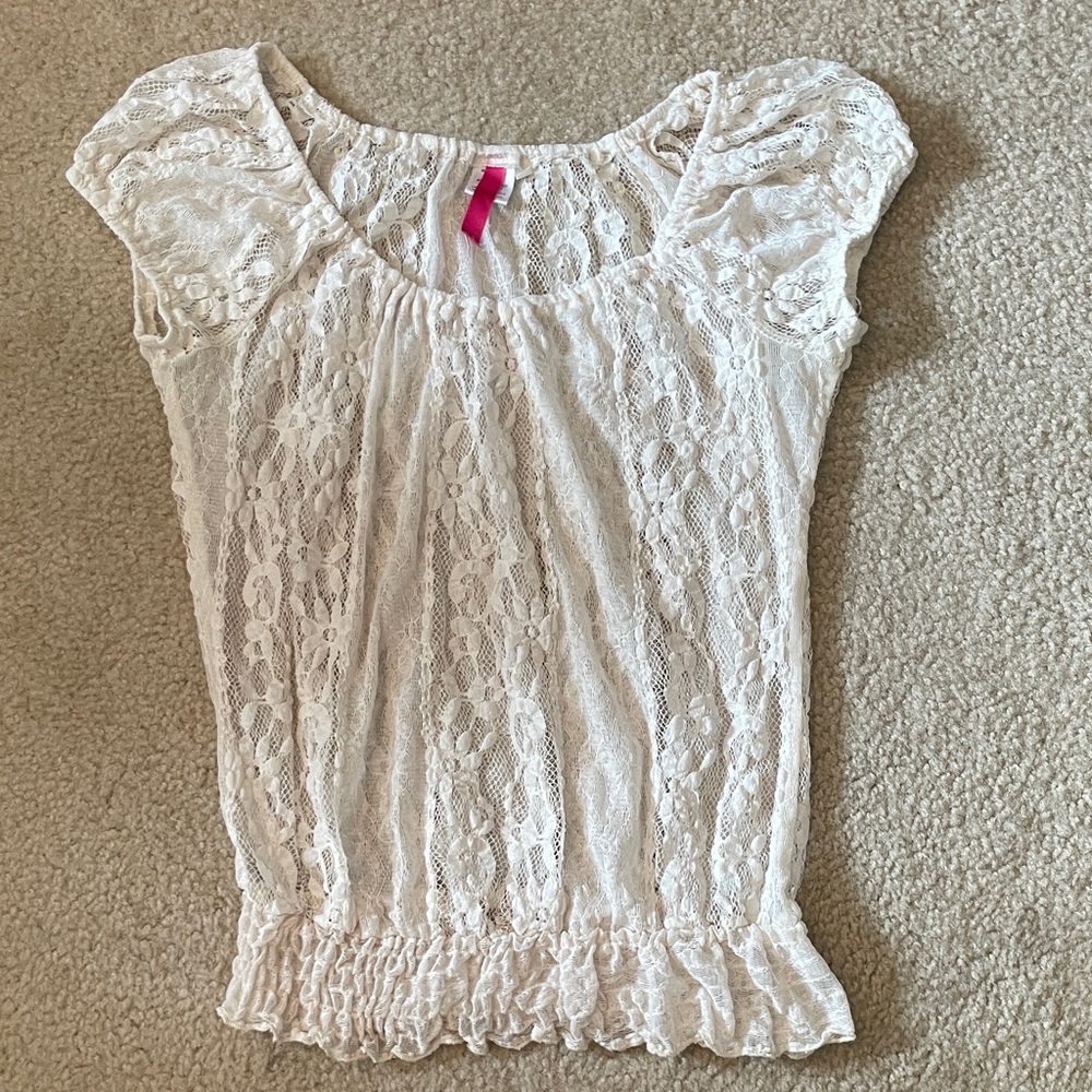 Elegant Lace Cap Sleeve Cream Colored Top - Size Small